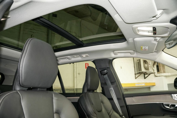 2026 Volvo XC90 L Series Ultra B5 Dark SUV Image 15