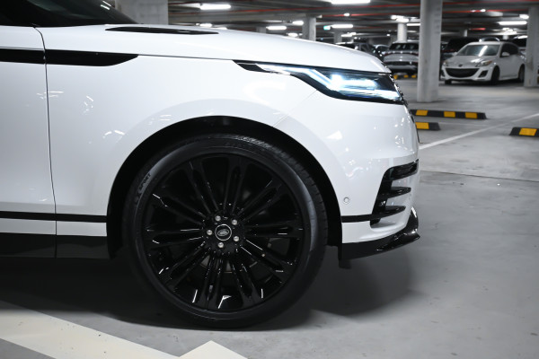 2026 MY25 Land Rover Range Rover Velar L560 P250 Dynamic SE SUV image 24