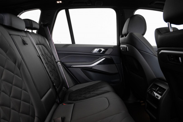 2025 BMW X5 G05 LCI xDrive50e M Sport SUV image 11