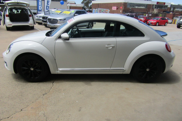2013 Volkswagen Beetle 1L The Beetle Coupe Image 5