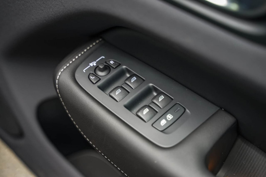 2020 MY21 Volvo XC60 UZ T6 R-Design Suv Image 17