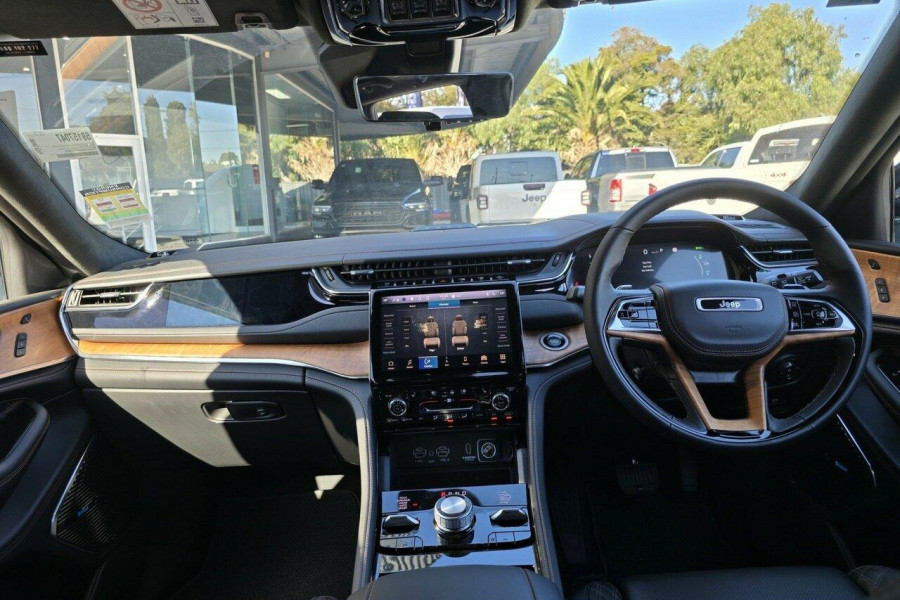 2023 Jeep Grand Cherokee WL Summit Reserve 4xe SUV Image 11