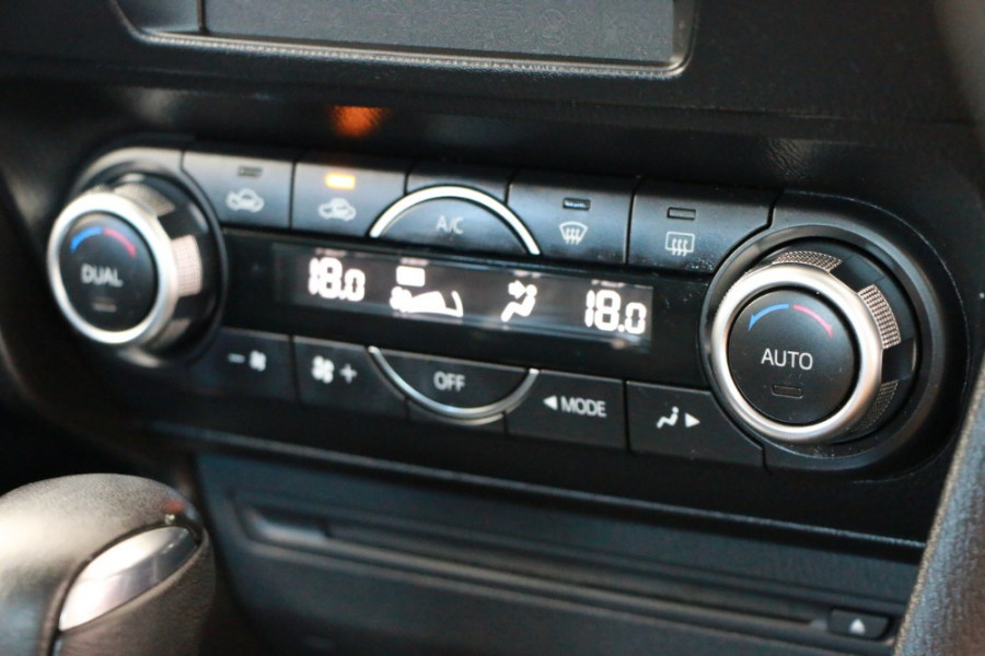 2015 Mazda 3 BM5238 SP25 Sedan Image 17