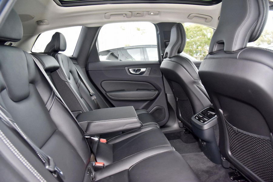 2023 Volvo XC60  Ultimate B5 Bright SUV Image 22