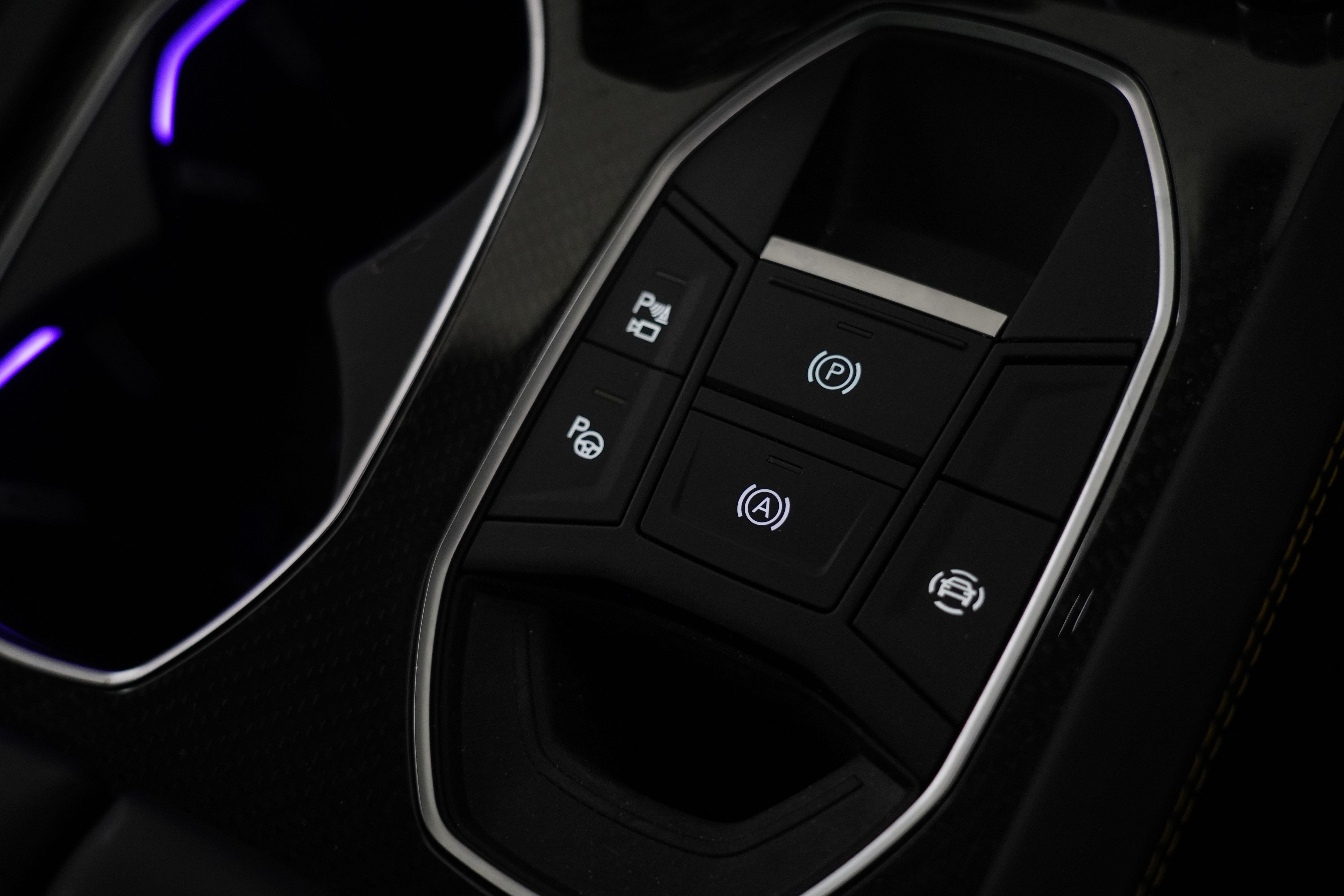 2022 Lamborghini Urus SUV Image 40