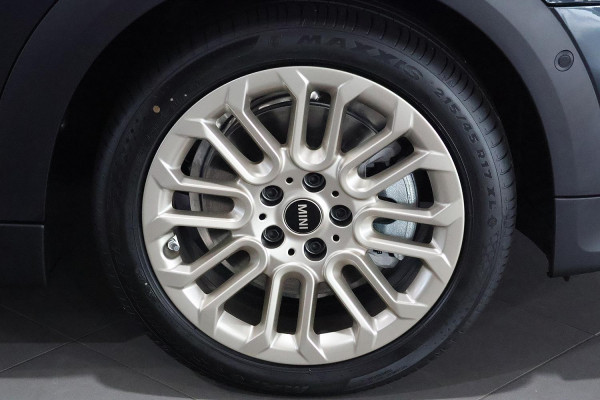 2025 MINI Cooper F65 S Favoured Hatch image 6