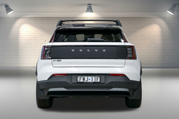 2026 Volvo EX30 Cross Country  Ultra Twin Motor Performance SUV Image 18