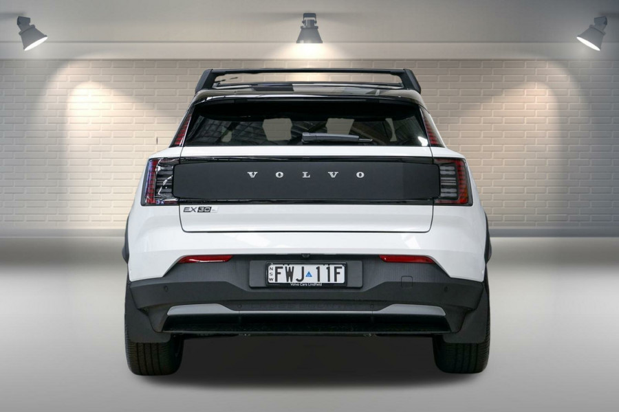 2026 Volvo EX30 Cross Country  Ultra Twin Motor Performance SUV Image 18