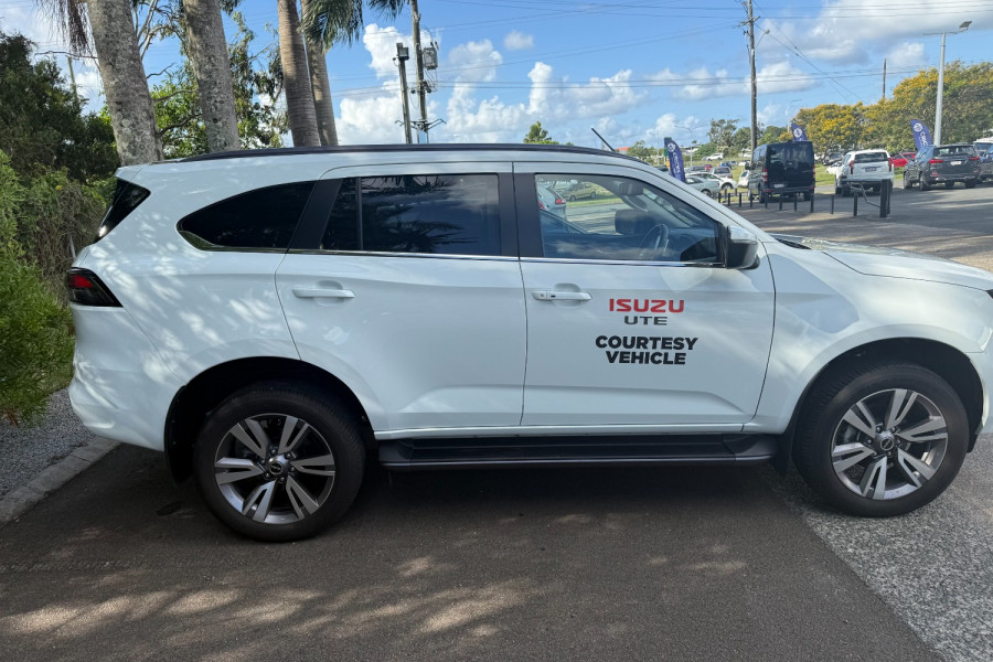 2024 Isuzu MU-X RJ LS-T SUV Image 12