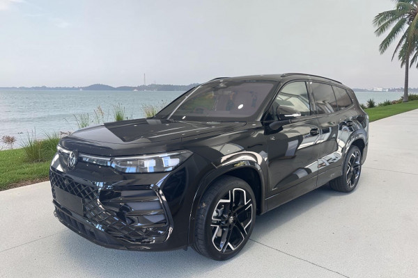 2026 Volkswagen Tayron R4 200TSI eHybrid R-Line SUV Image 4