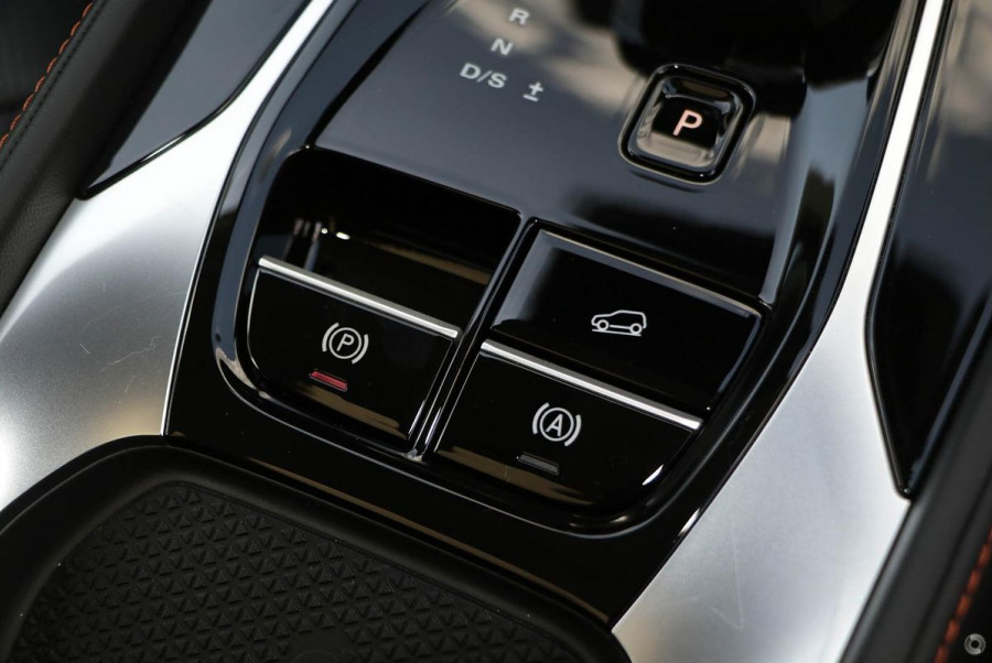2025 MG HS AS33 Essence SUV Image 14