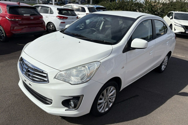 2014 MY15 Mitsubishi Mirage LA ES Sedan
