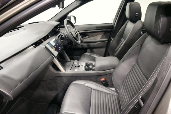 2024 MY25 Land Rover Discovery Sport L550 P300e Dynamic SE SUV Image 4