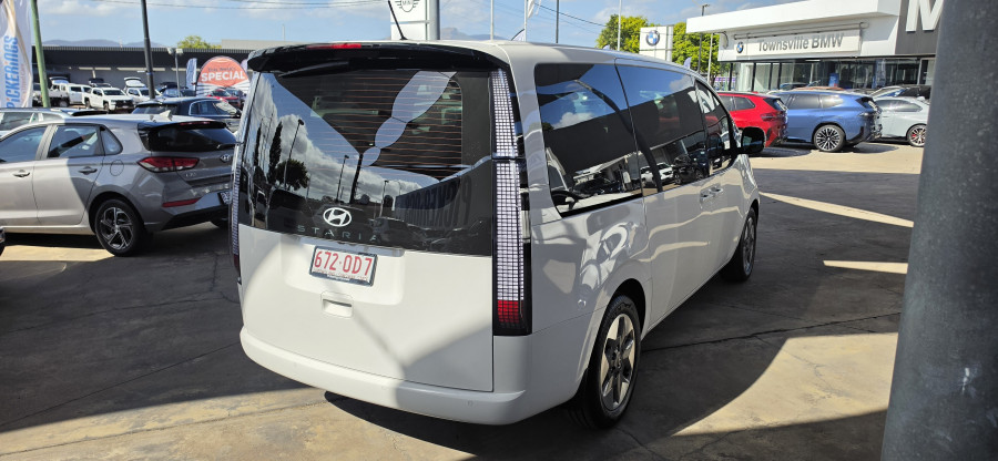 2025 MY26 Hyundai Staria US4.V3 SUV Image 7