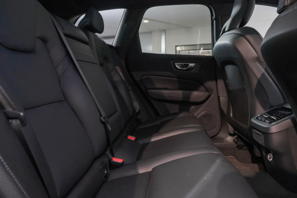 2019 Volvo XC60 UZ T8 R-Design SUV image 9