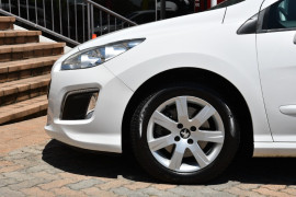 2011 MY12 Peugeot 308 T7 MY12 Active Hatchback Image 5