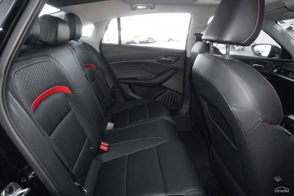 2025 MG MG5 AP32 Essence Sedan Image 2