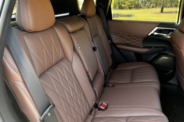 2025 Mitsubishi Outlander ZM Exceed Tourer SUV Image 13