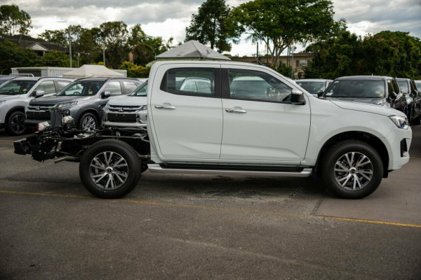 2026 MY25.5 Isuzu D-MAX RG LS-U Cab Chassis Image 4