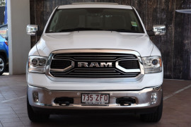 2019 Ram 1500 (No Series) Laramie Utility crew cab Image 2