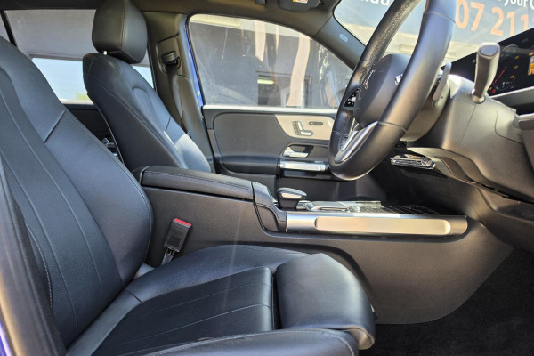 2020 Mercedes-Benz GLB-Class X247 GLB200 SUV Image 18