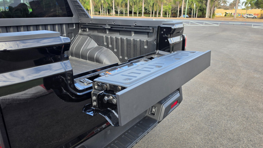 2026 MG U9 EKK1C Black Edition Ute Image 16