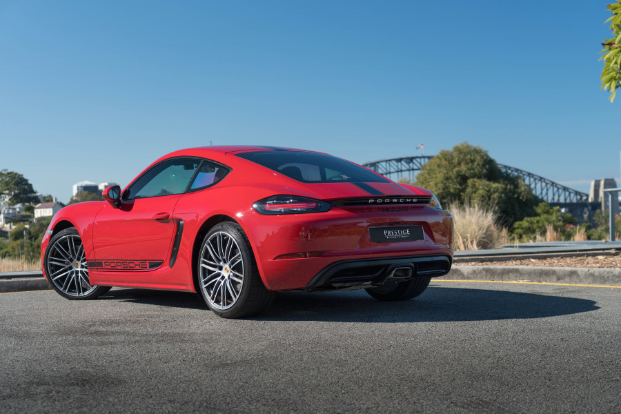2024 Porsche 718 Cayman Coupe Image 5