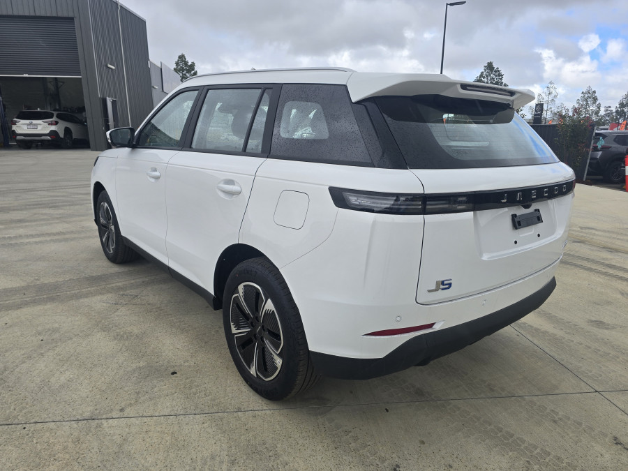 2026 Jaecoo J5  Summit SUV Image 5