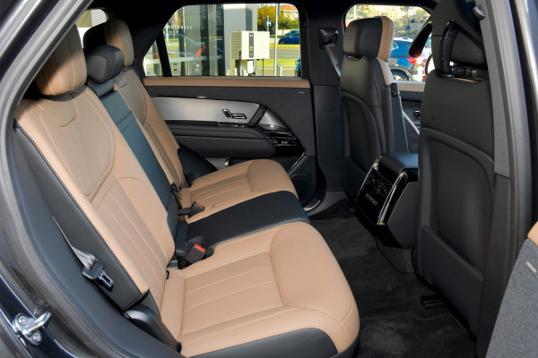 2026 Land Rover Range Rover Sport L461 D300 Dynamic SE SUV image 5