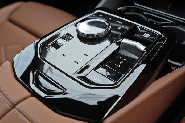 2025 BMW 5 Series G60 520i M Sport Sedan image 18