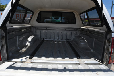 2010 Nissan Navara D40 ST-X Utility Image 5