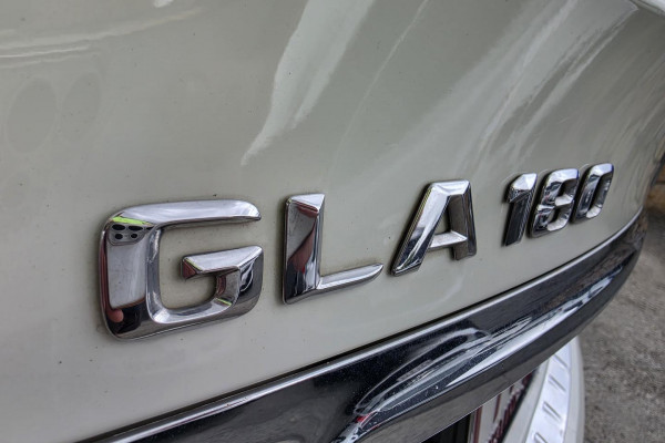2016 Mercedes-Benz GLA-Class X156 GLA180 SUV Image 15
