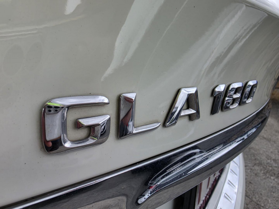 2016 Mercedes-Benz GLA-Class X156 GLA180 SUV Image 15