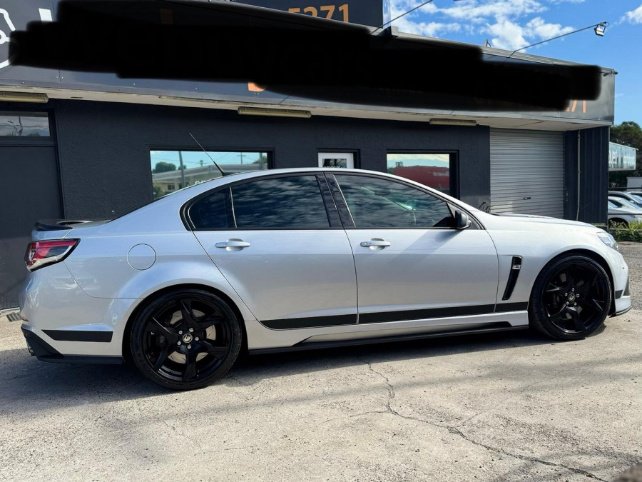 2016 HSV Clubsport Gen F2 R8 SV Black Sedan Image 5