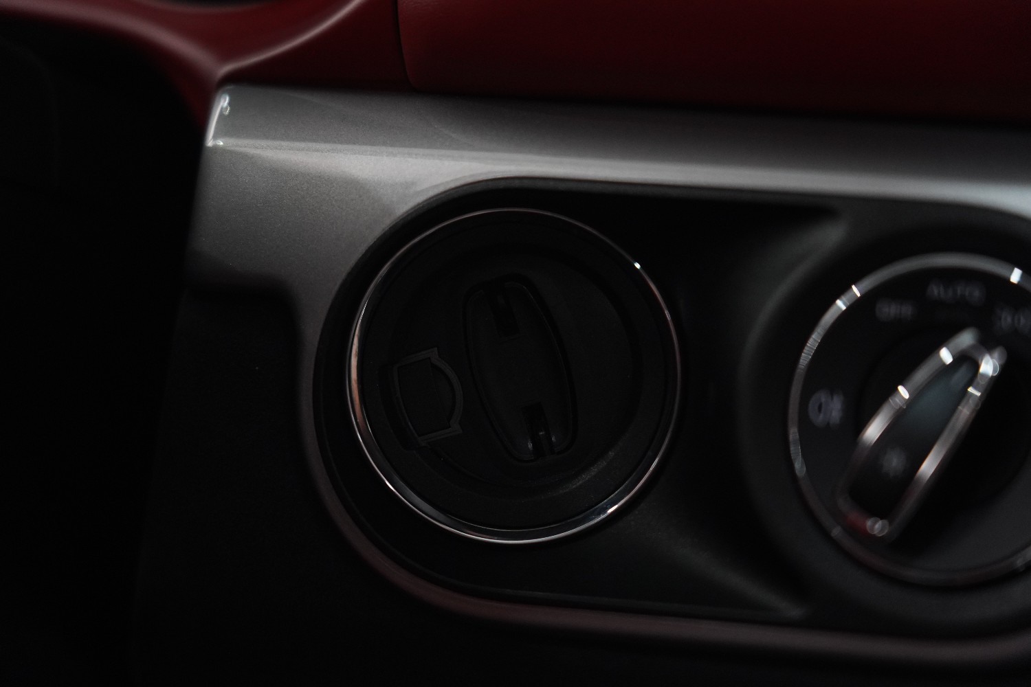 2016 Porsche Boxster Spyder Convertible Image 38