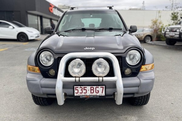 2005 Jeep Cherokee KJ Sport SUV Image 3