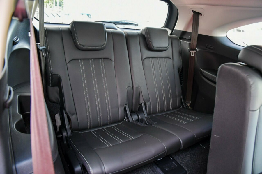 2023 Isuzu MU-X RJ LS-T SUV Image 10