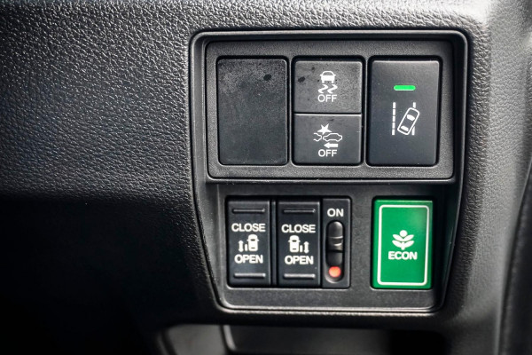 2019 Honda Odyssey 5th Gen VTi-L People Mover Image 14