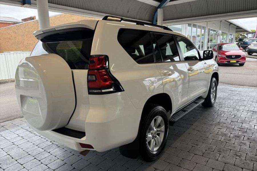 2022 Toyota LandCruiser Prado GDJ150R GXL SUV Image 6