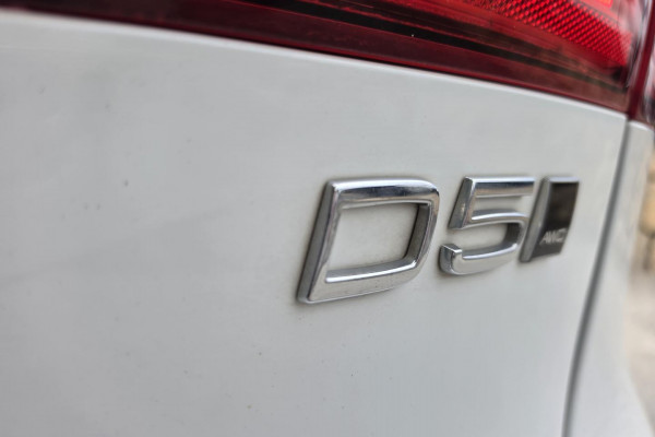 2019 Volvo V90 Cross Country P Series D5 Wagon Image 16