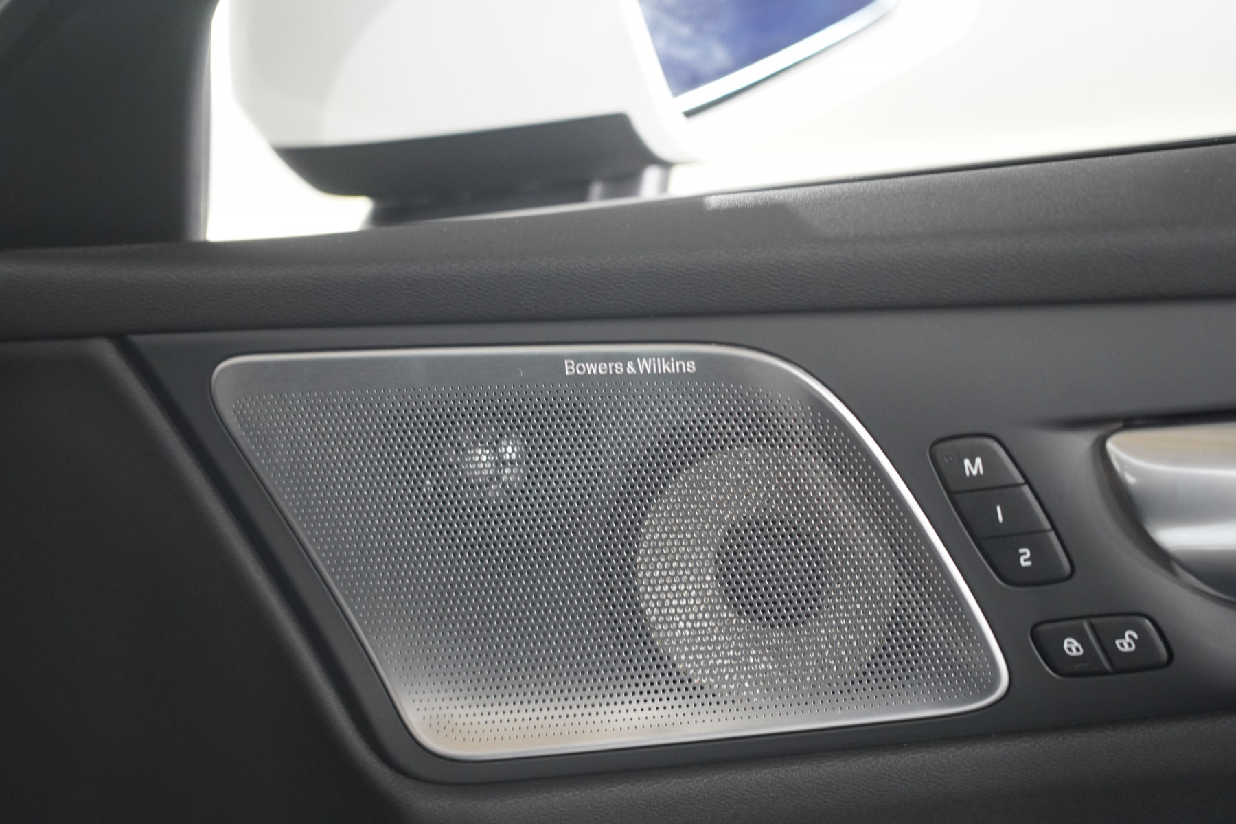 2023 Volvo S60 Ultimate B5 Bright Mhev Sedan Image 31