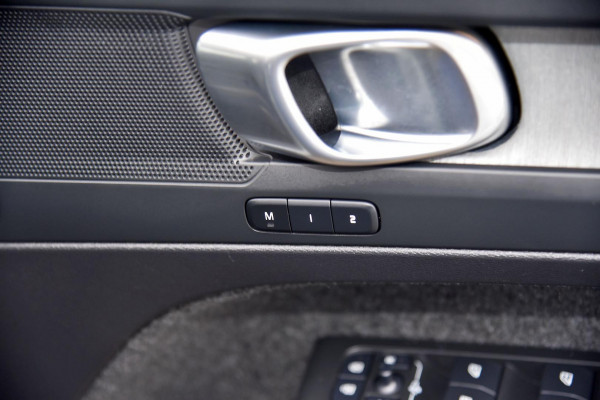 2025 Volvo XC40 XZ Plus B4 SUV Image 13