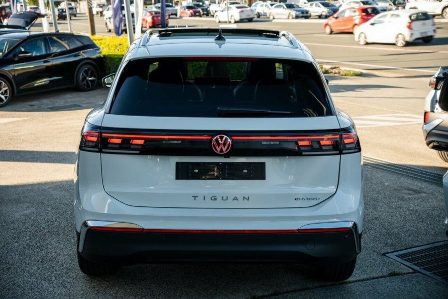 2026 Volkswagen Tiguan CT 150TSI eHybrid Elegance SUV Image 3