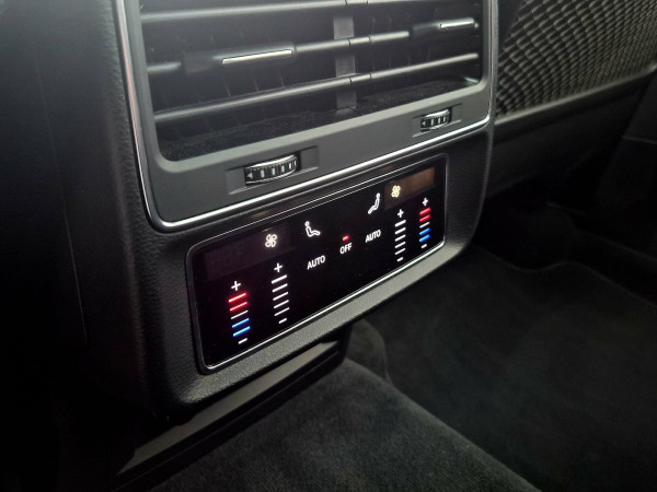 2022 Audi Q8 F1 50 TDI S Line SUV image 17