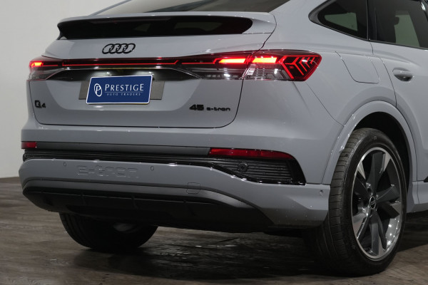 2025 Audi Q4 e-tron F4 45 SUV Image 8