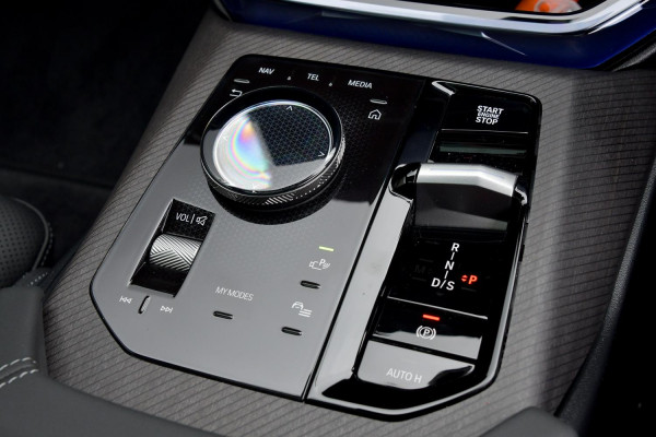 2025 BMW X3 G45 30e xDrive SUV image 20