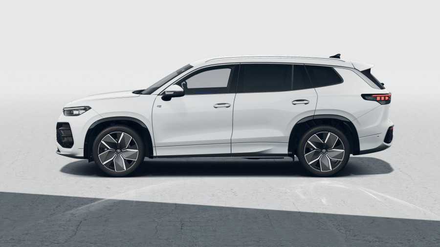 2025 MY26 Volkswagen Tayron R4 195TSI R-Line SUV Image 2