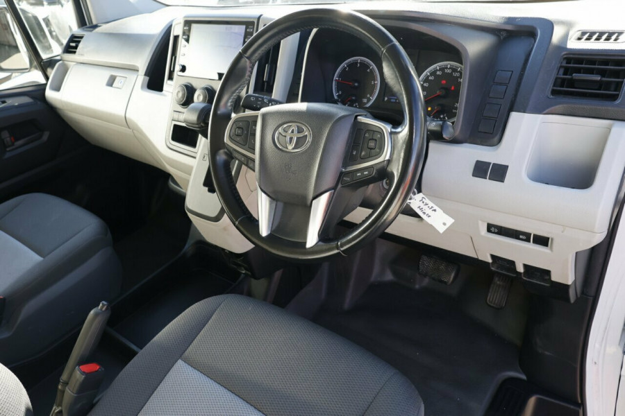 2021 Toyota HiAce GDH300R  Van Image 5