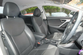 2015 Hyundai Elantra MD3 SE Sedan