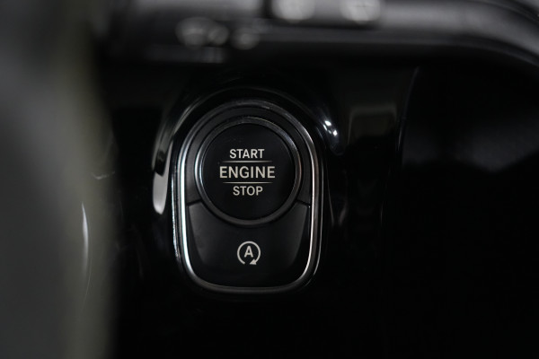 2021 Mercedes-Benz A-Class S 4matic+ Hatch image 18